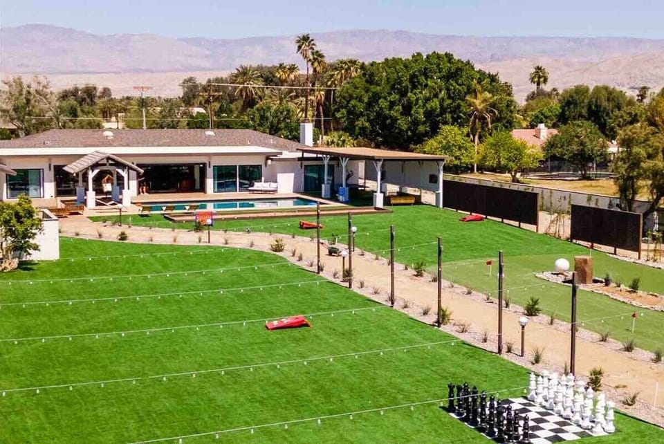 Relaxing/fun backyard with a variety of games (bean bag toss, chess, pool, putting green,  bocce ball, etc.) 