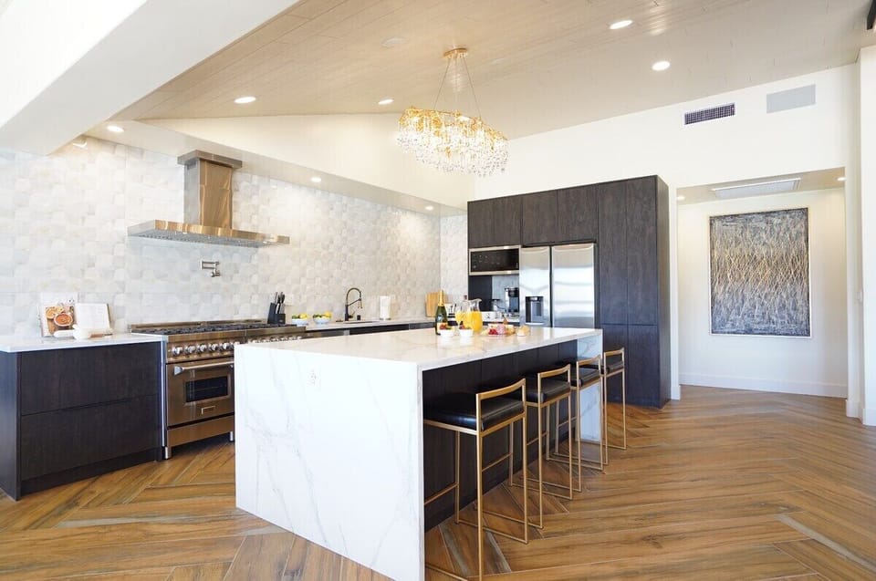 Fully-equipped kitchen   