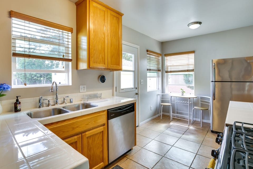 Kitchen | Cooking Basics Provided