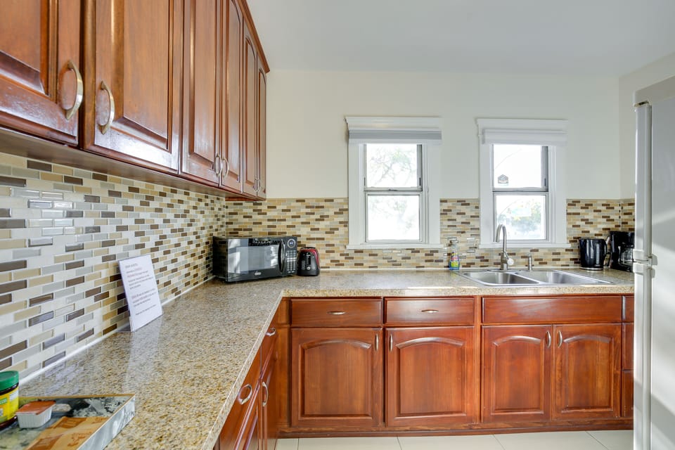 Kitchen | Cooking Basics | Coffee Maker | Microwave | Toaster | Spices