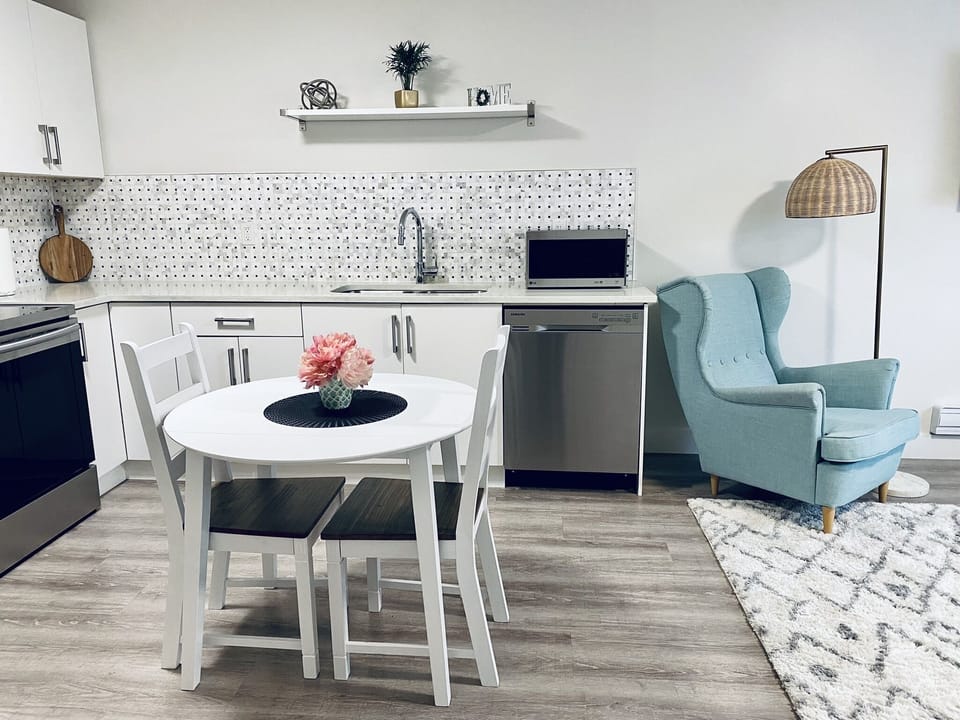 Kitchen and dining room area