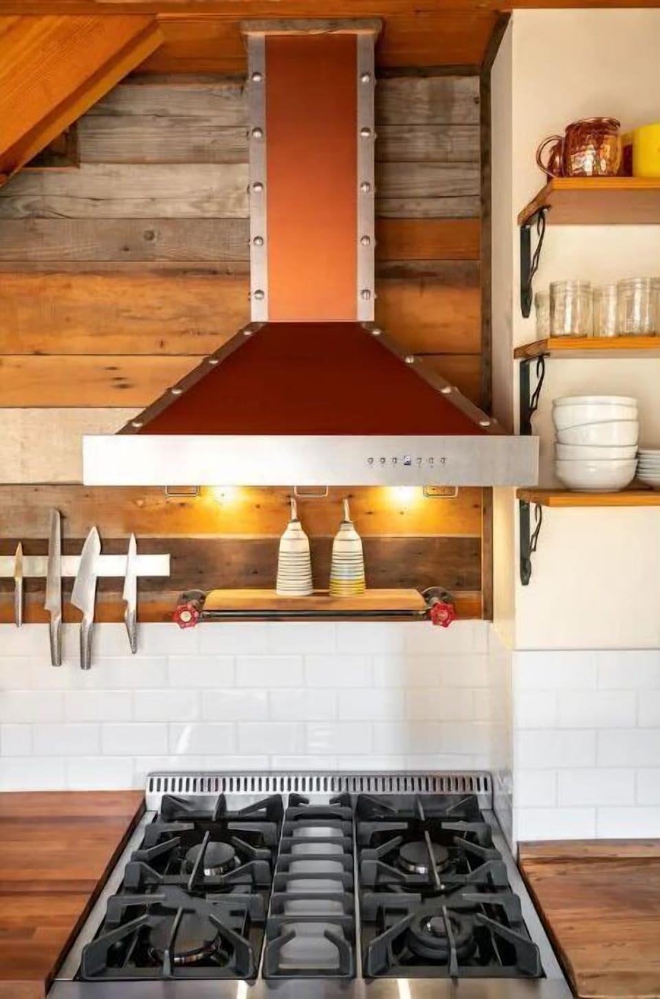 Full kitchen equipped.  Gas stove was replaced with a new electric stove '23