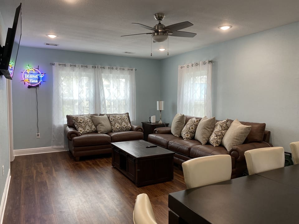 Living and dining room combination. 55 inches smart TV with YoutubeTV streaming 