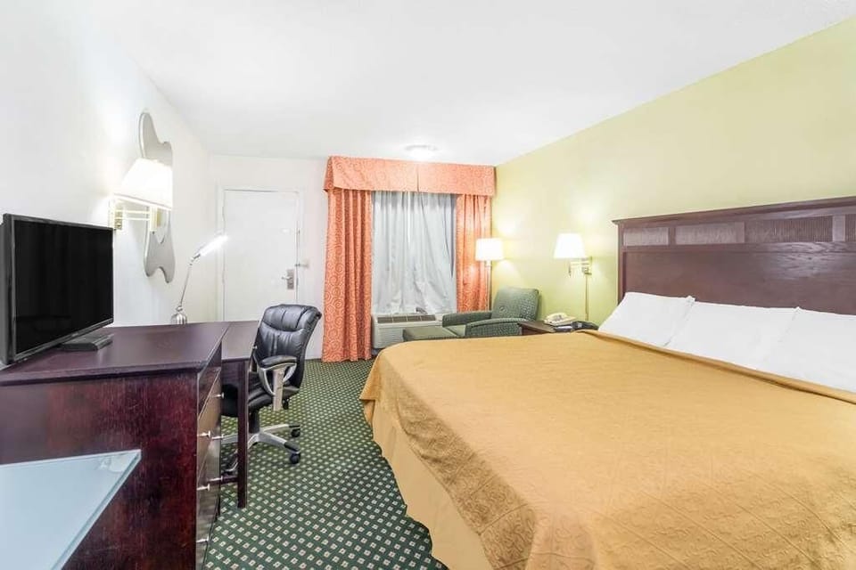 Bedroom. Interior and views may vary based on location and availability.