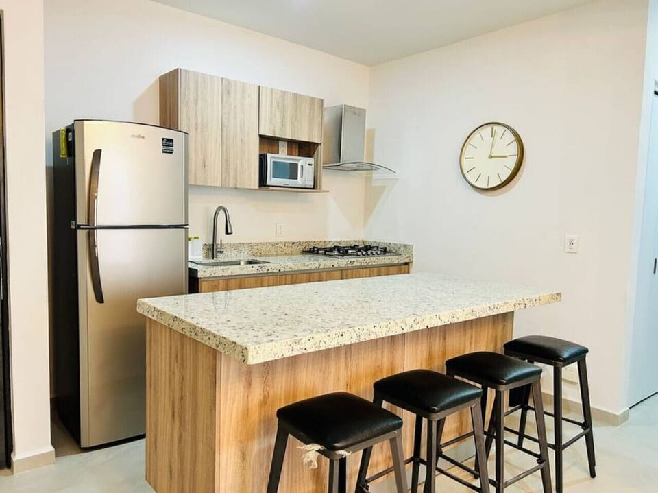 Cocina con utensilios básicos