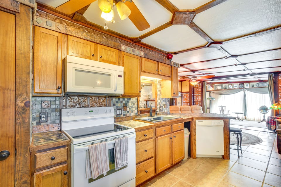 Kitchen | Keurig & Drip Coffee Makers | Crockpot