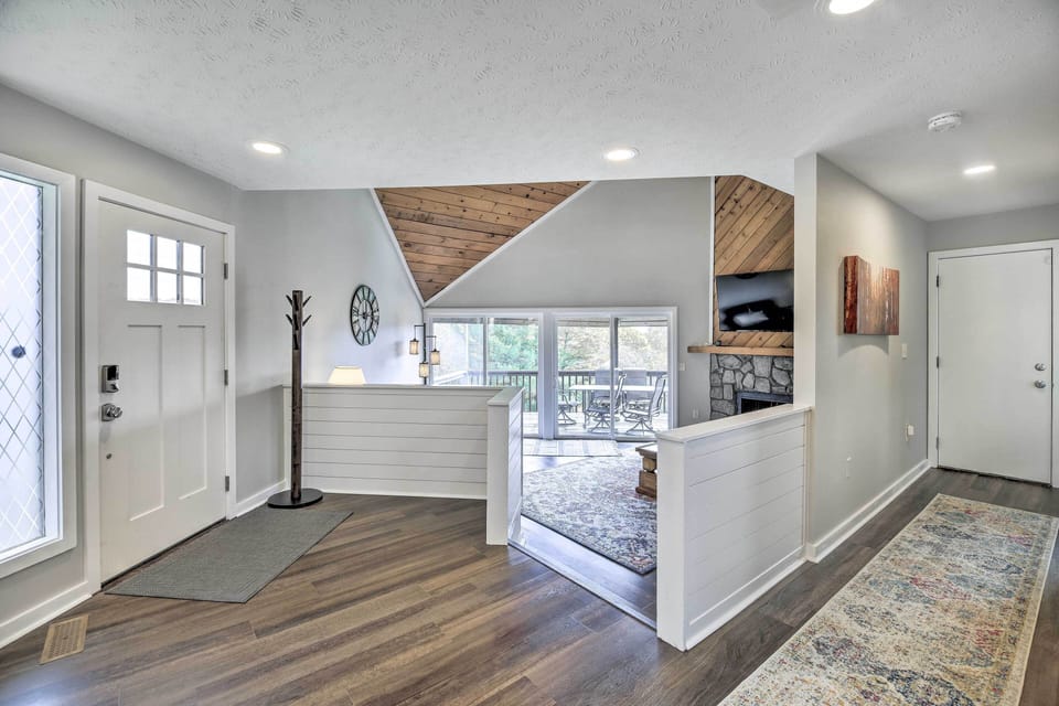 Front Entryway | 1st Floor