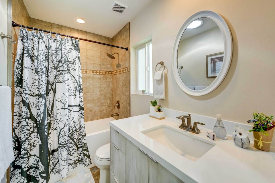 En-Suite Bathroom