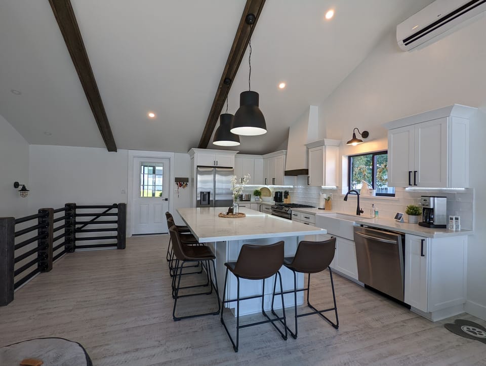 Brand new farmhouse kitchen with 6 foot island.