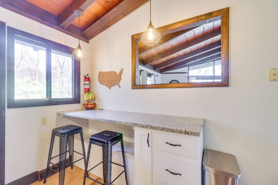 Countertop Dining Area