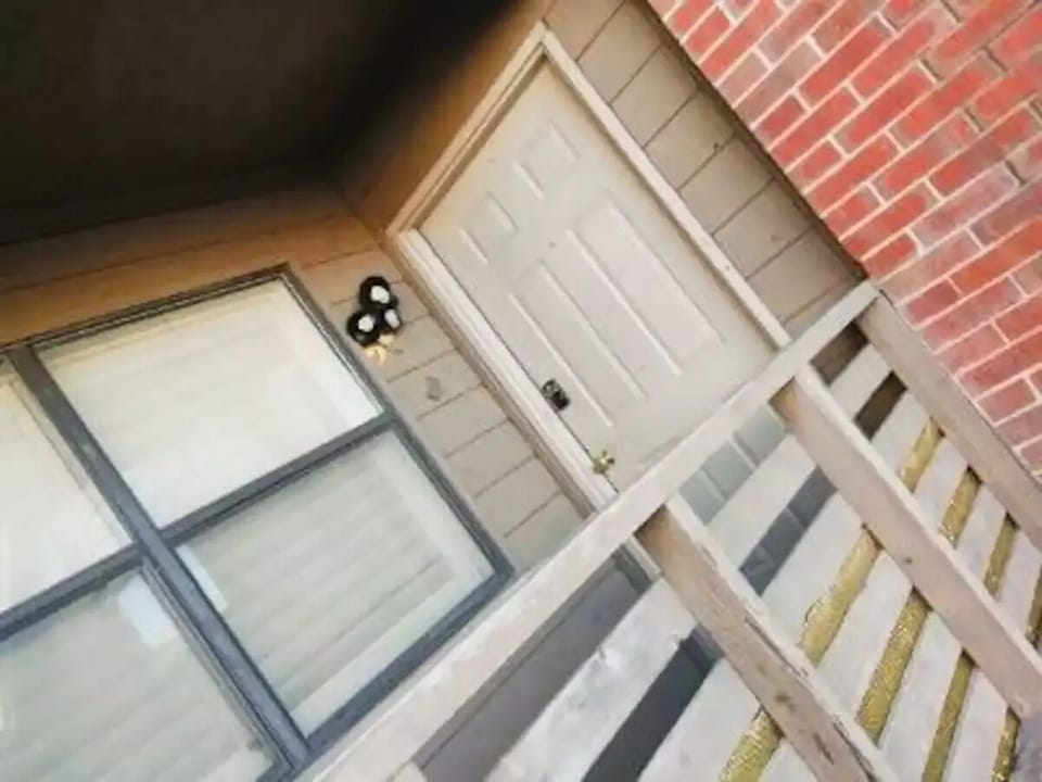 front door 