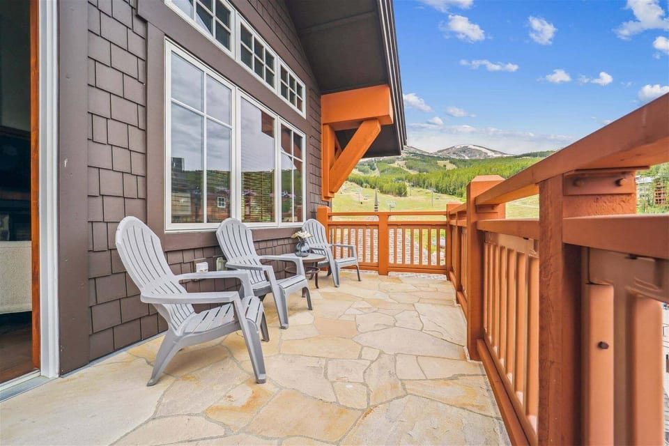 Private balcony overlooking slopes and gondola