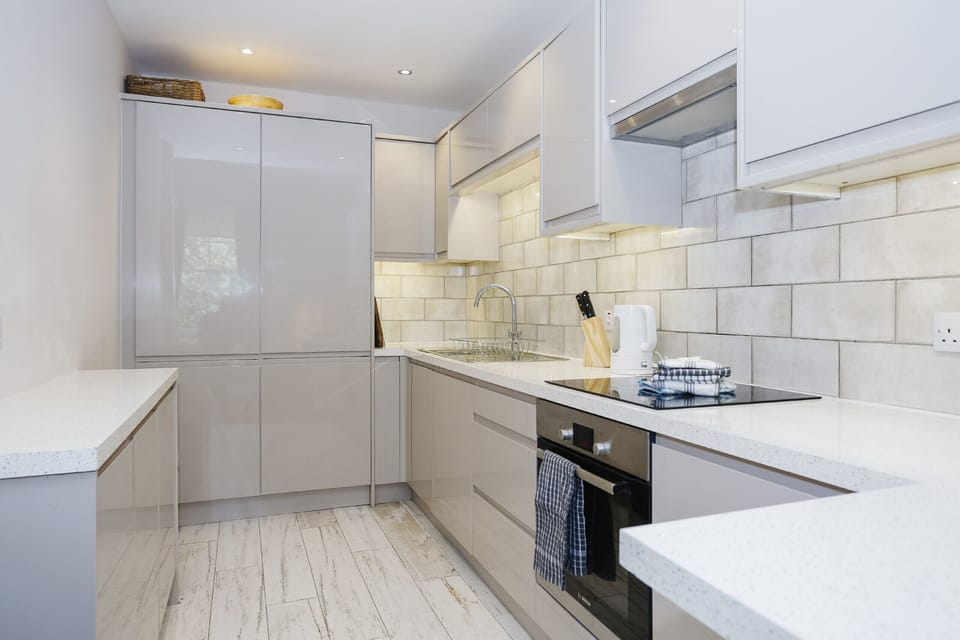 Fully integrated appliances with large fridge & freezer