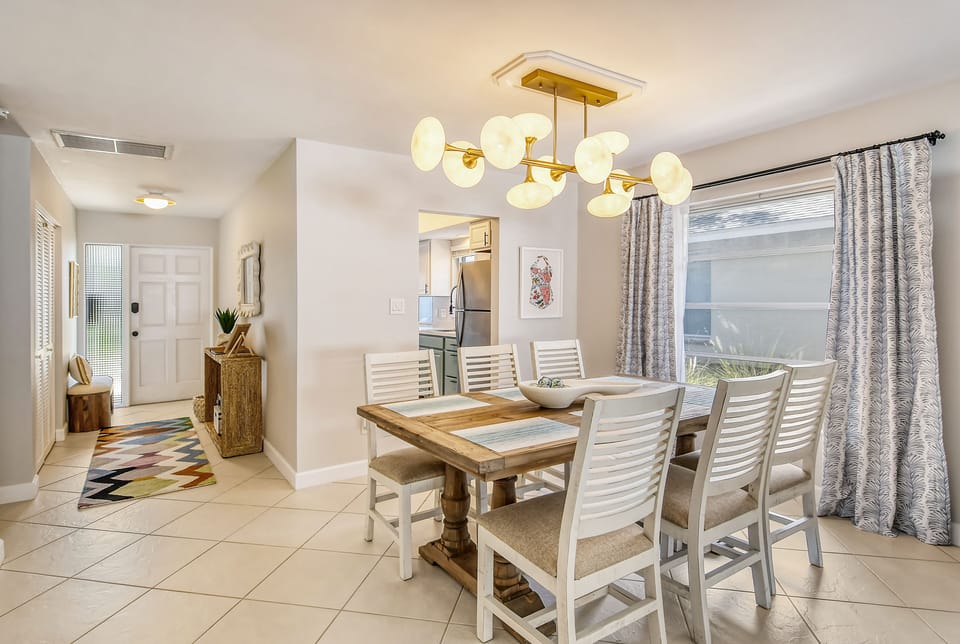 Dining area off of the kitchen