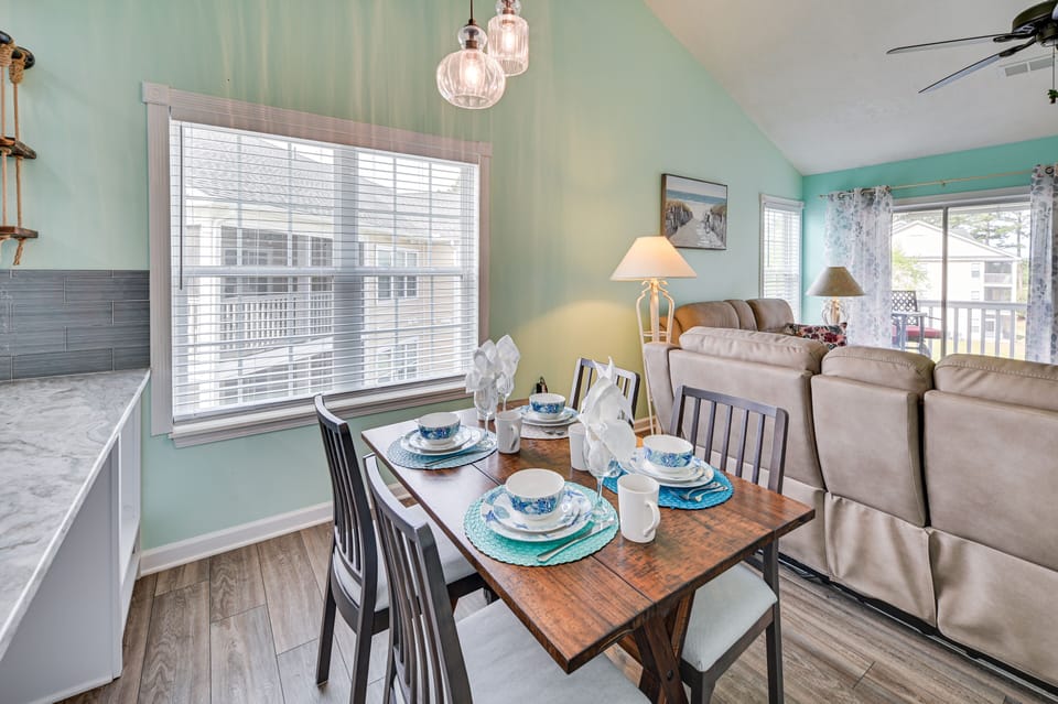 Dining Area | Dishware/Flatware Provided | Coffee Maker