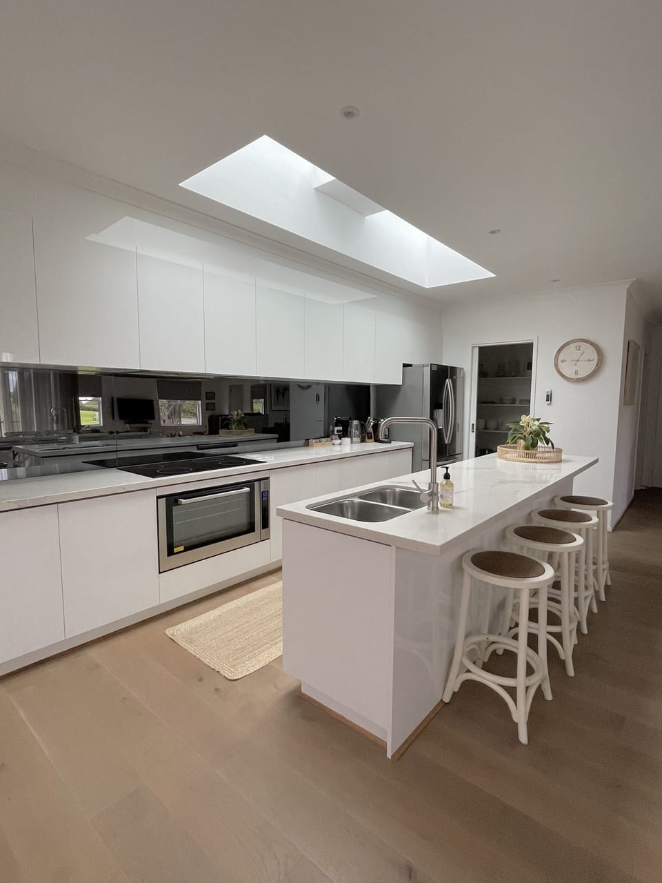 Kitchen (upstairs)