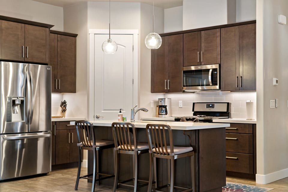 "The home was clean, spacious, and offered everything. We loved the cookware and easy access to downtown Flagstaff and NAU!" – Kelley, Harrisburg, PA
