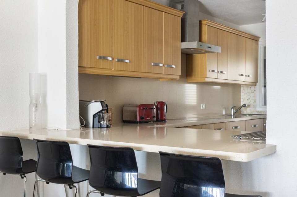 Breakfast bar