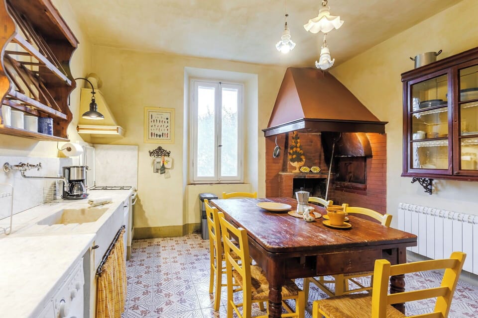 Dining Room, Kitchen