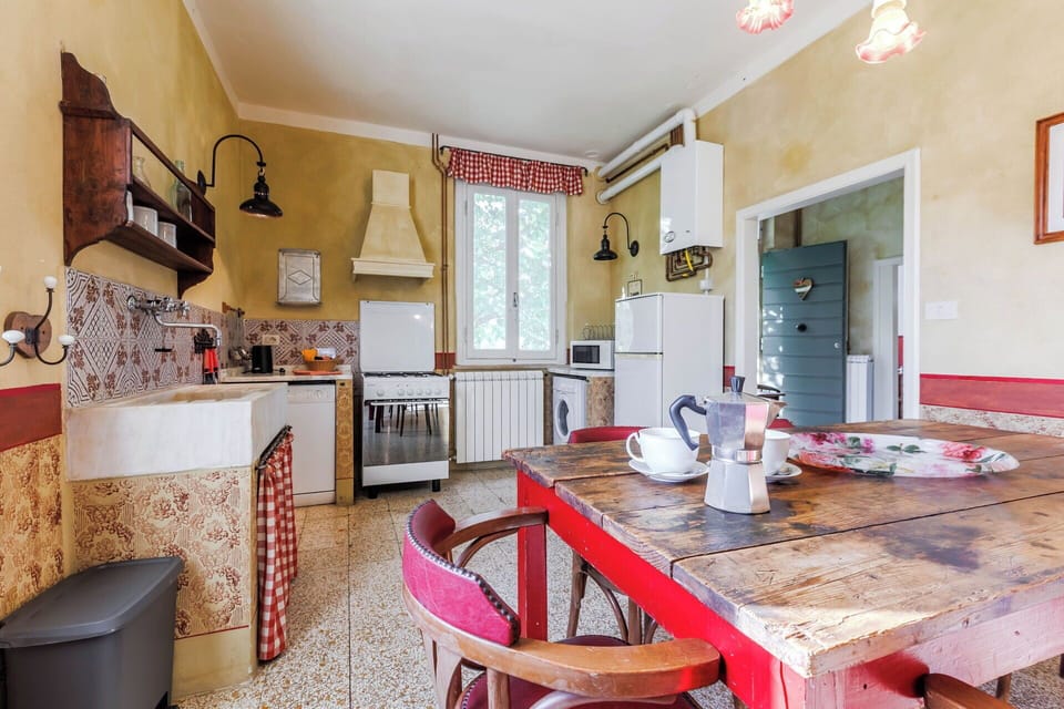 Dining Room, Kitchen