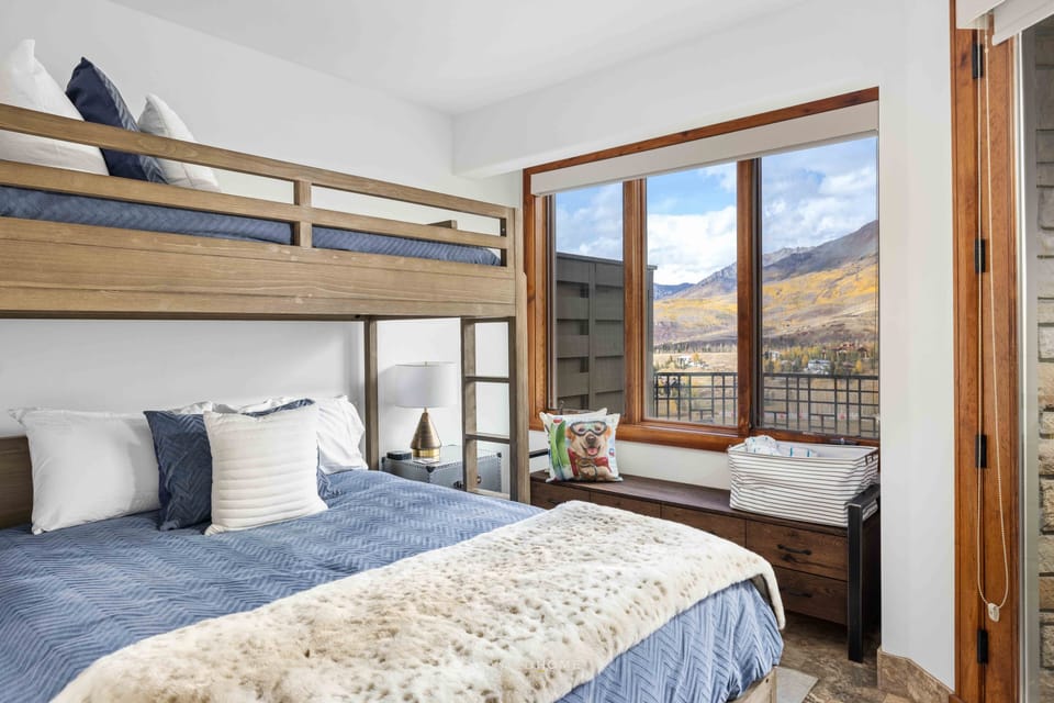 Bedroom Four - Bunk - Summer