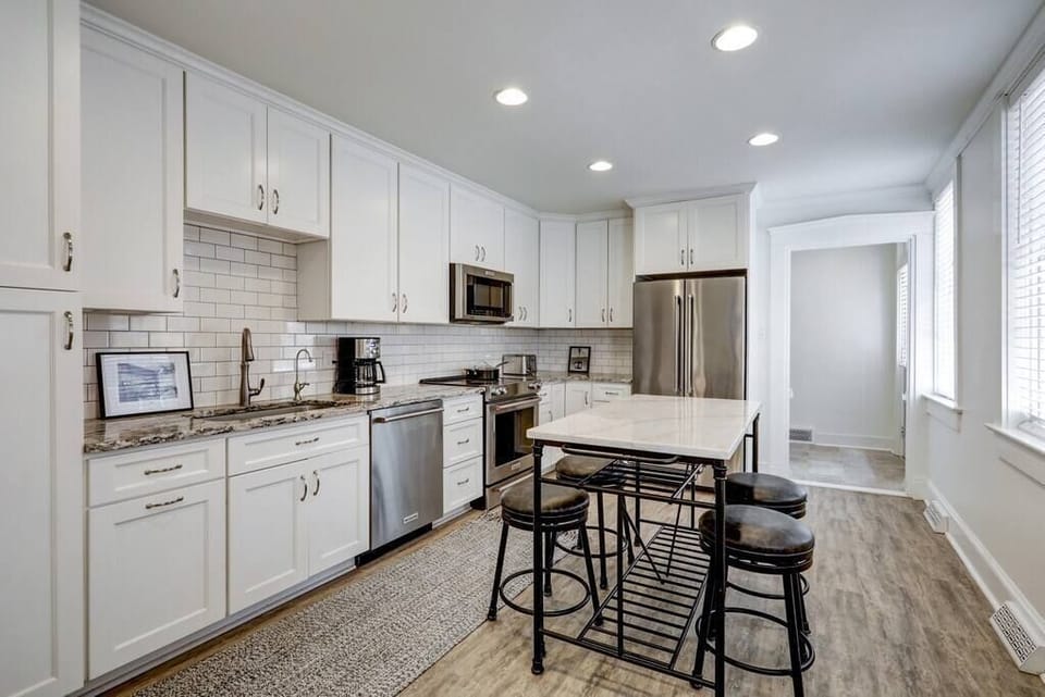 Gourmet Kitchen - Angle II