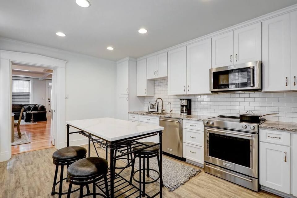 Gourmet Kitchen - Angle III