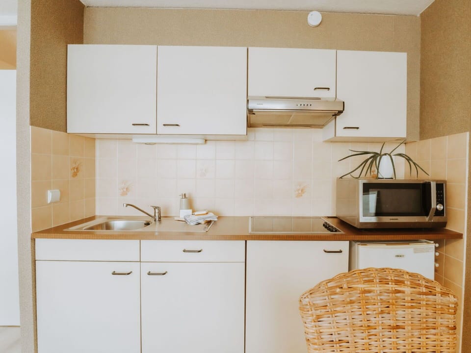 Countertop, Cabinetry, Sink, Furniture, Kitchen Sink, Property, Tap, White, Kitchen, Wood