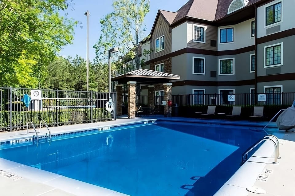Lounge poolside and soak up the calm, sunny atmosphere.
