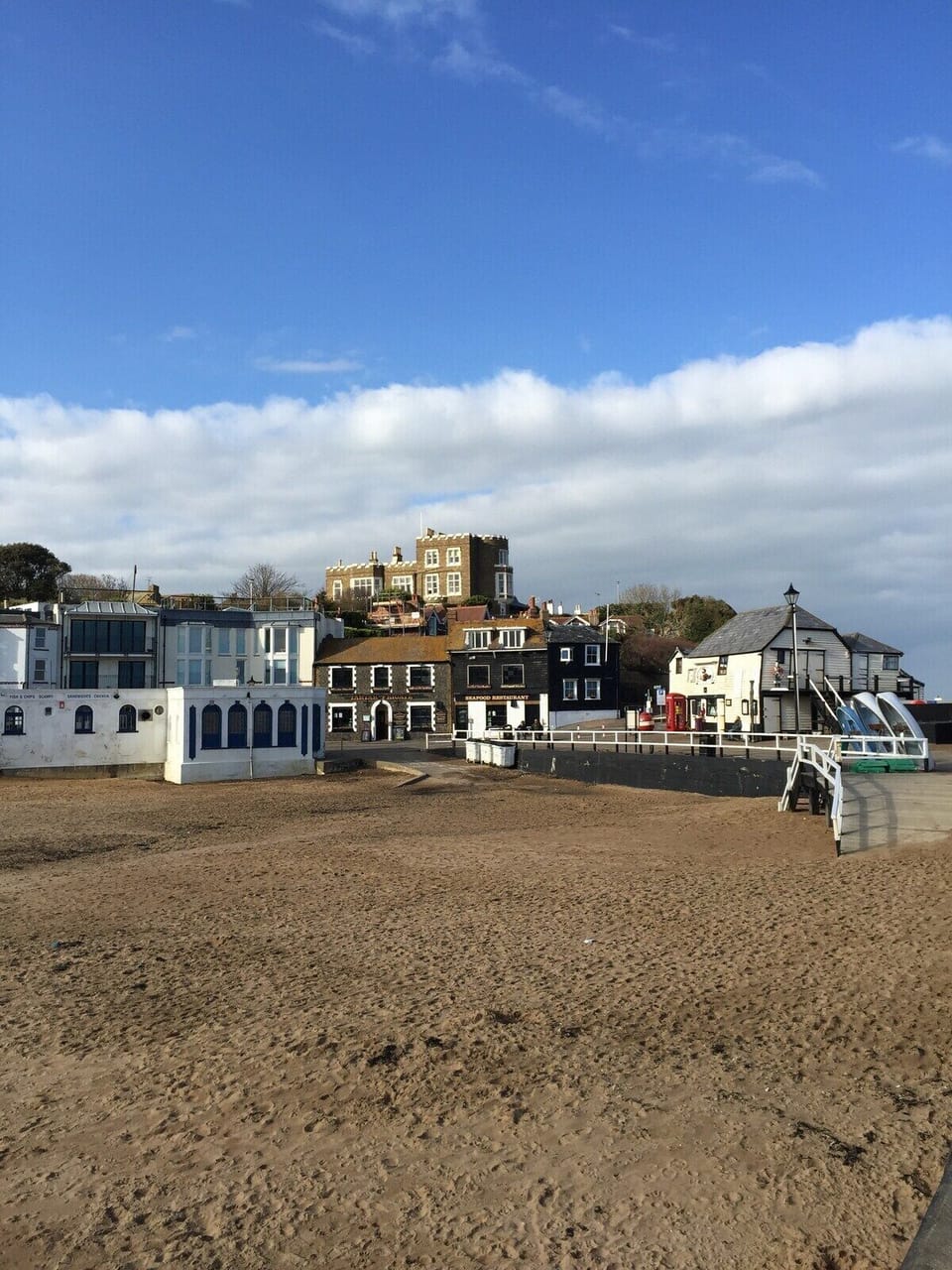 Viking Bay & Bleak house  - Flintback Cottage - Broadstairs - seastay.co.uk - 01843 629 629