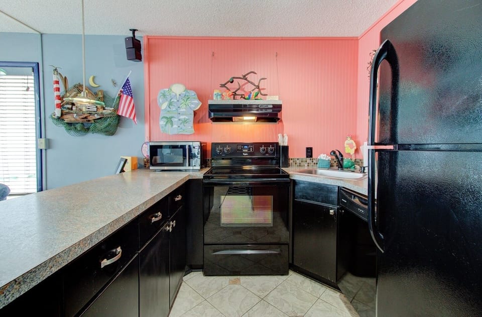 Atlantic Towers 914-print-008-019-Kitchen-4200x2760-300dpi