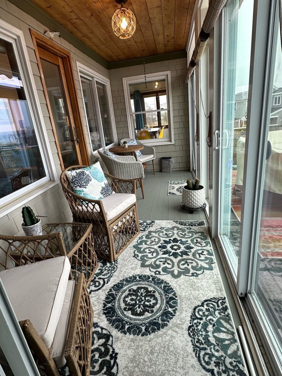 Sun porch