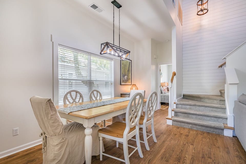 Dining room and left bedroom