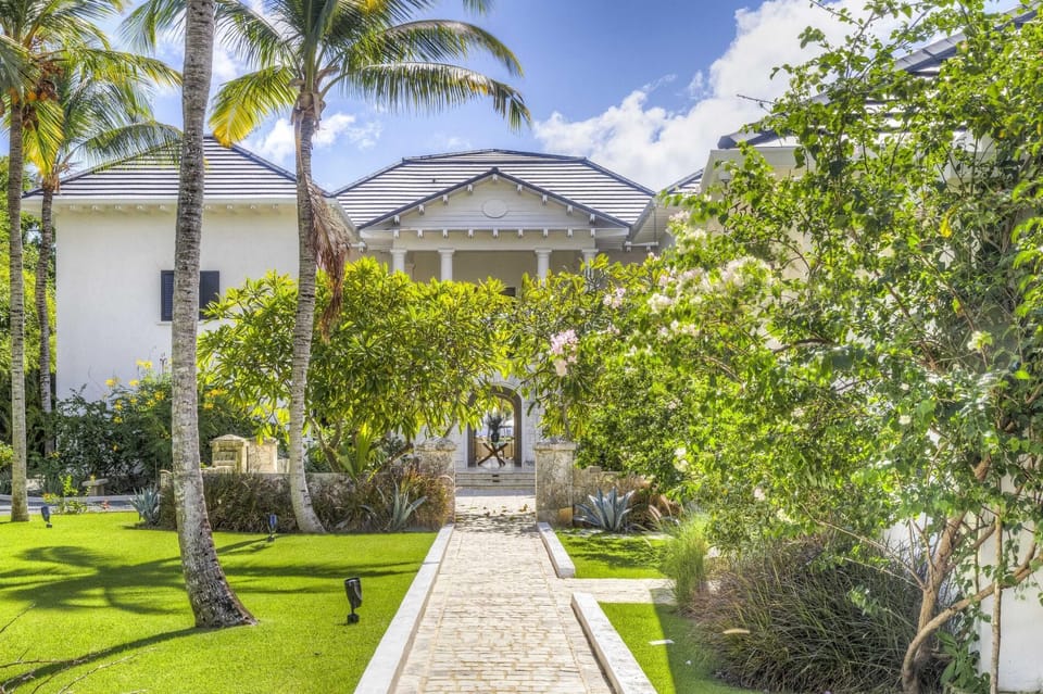 Villa Serenity - Exceptional Beach Villa (4042)