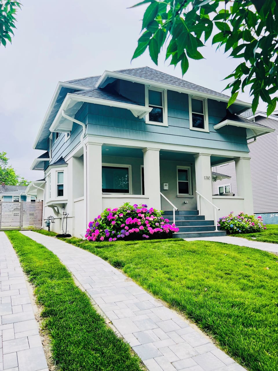 Welcome!
Enjoy your stay in this beautifully renovated modern Craftsman.