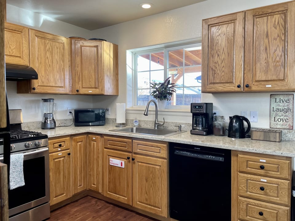 Make a great meal or just warm up pizza in the well equipped kitchen.