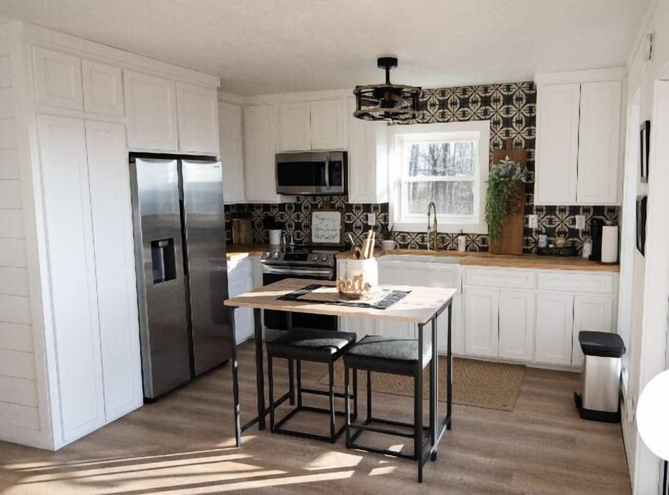 Full kitchen