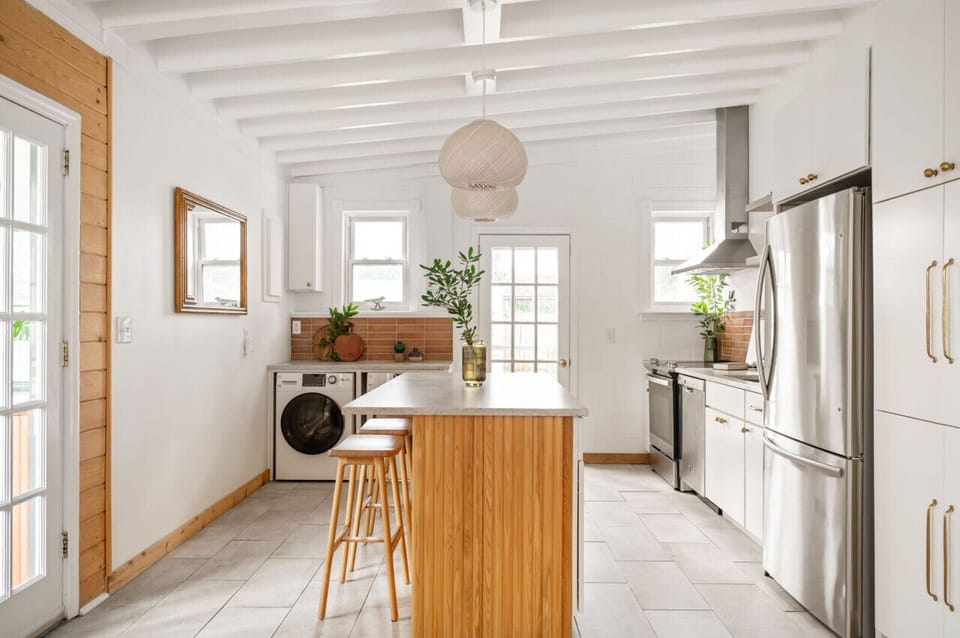 Kitchen & Laundry