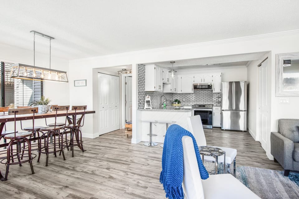 Open concept living room/dining room/kitchen