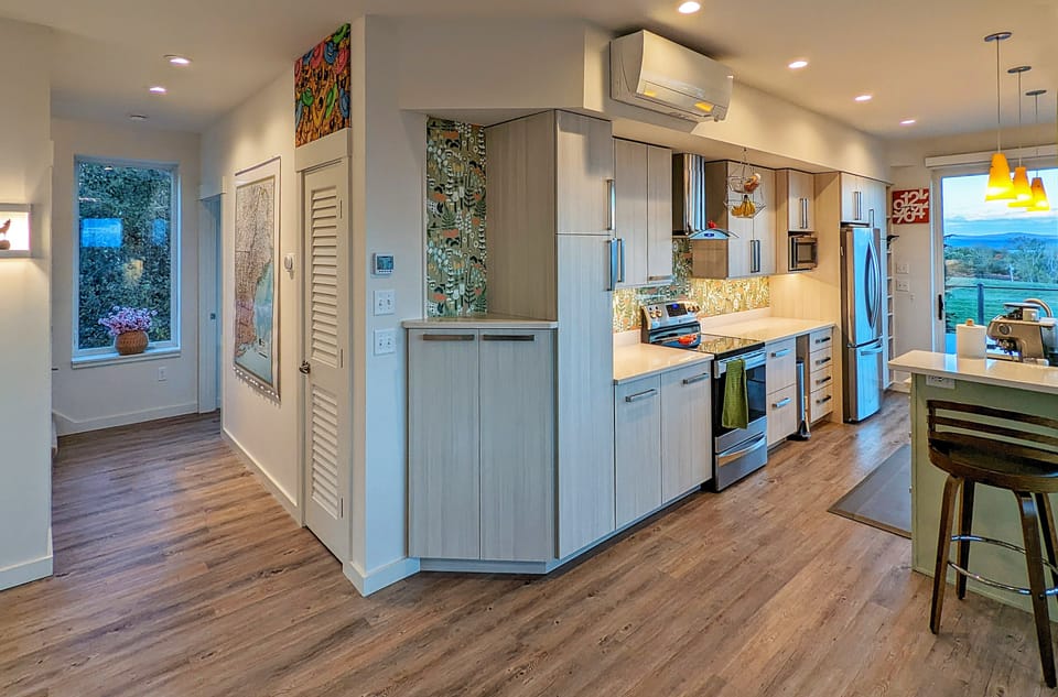 Hall & kitchen