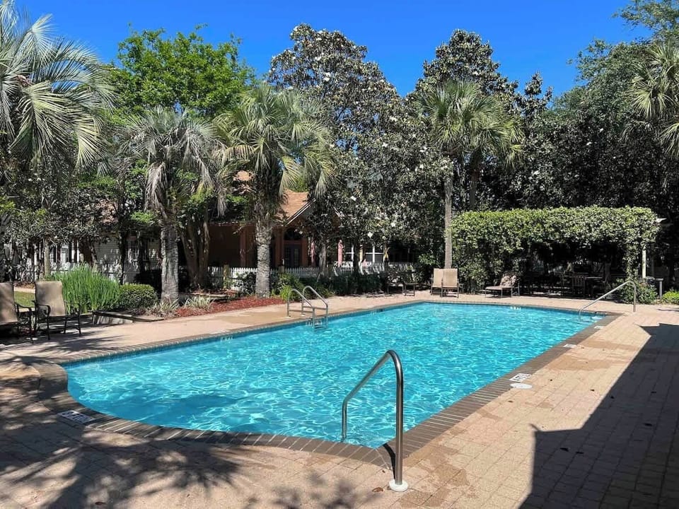 Community pool and BBQ area 