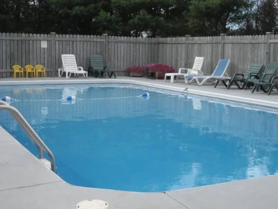 Heated in-ground pool (shared access on resort)