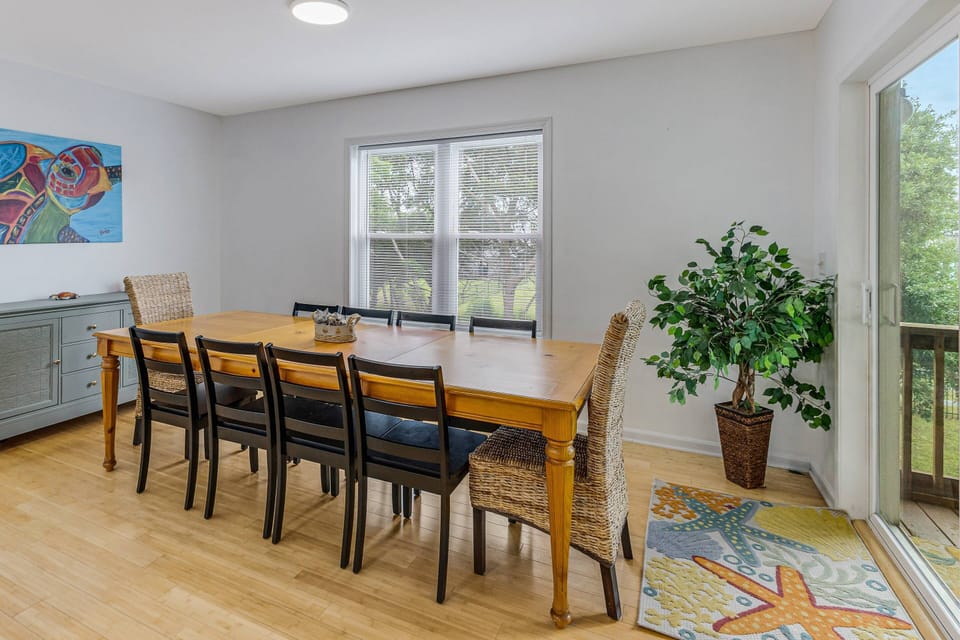 The Dining Area seats 10!