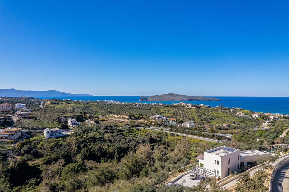 Birds eye capture of Villa Reale!