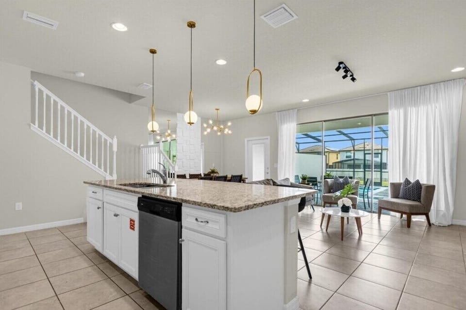 8924SdyneyAve(8)
