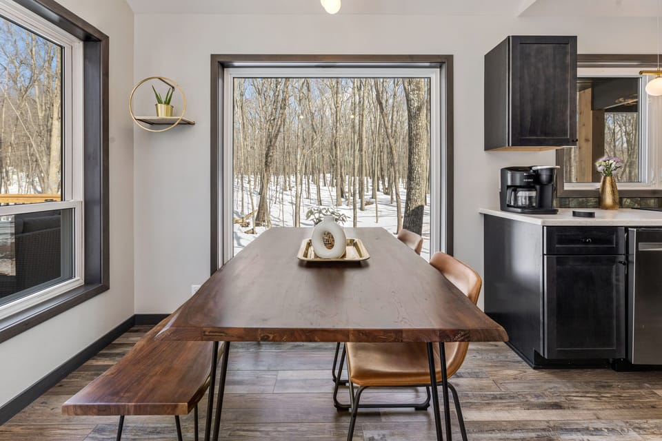 Dinning room table 