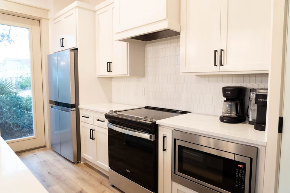 Full kitchen