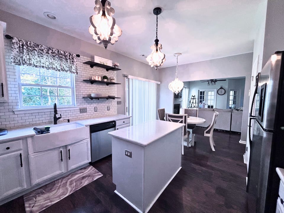 Kitchen with both closed and open cabinets