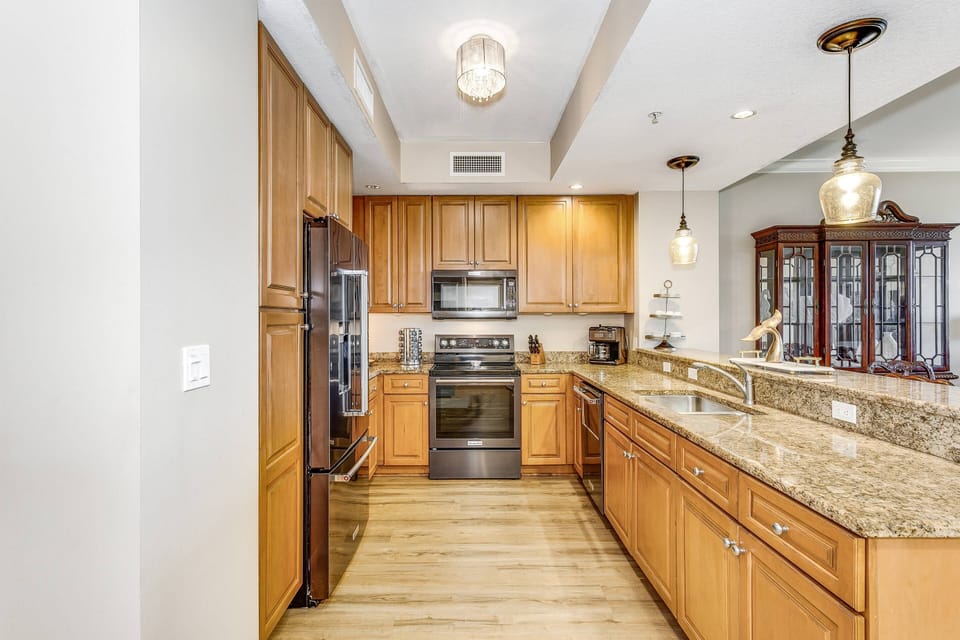 Large kitchen with lots of counter space!