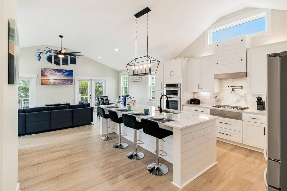Large Kitchen Island with Seating for 4. Plenty of room for Buffet Service.